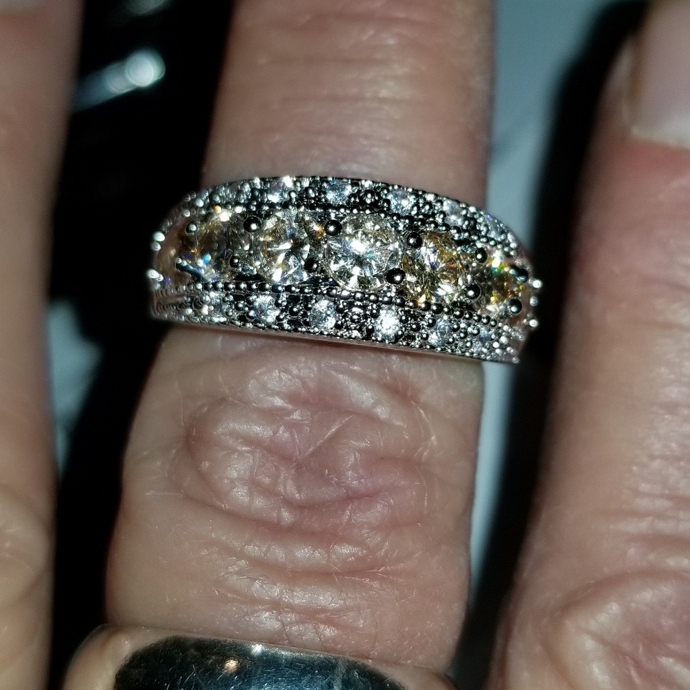 Ring - Picture 4 of 5